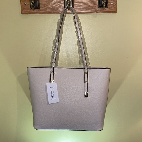 Winter White Vegan Tote NWT - Picture 6 of 6